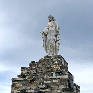 Mendatica, danneggiata la Madonna sopra al Frontè, allo studio la preservazione della statua