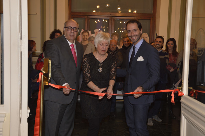 Sanremo: inaugurata l'esposizione di Antonella Cotta nel foyer del teatro del Casinò Sanremo: inaugurata l'esposizione di Antonella Cotta nel foyer del teatro del Casinò