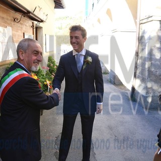 Triora: nella mattina di Halloween il museo delle streghe chiuso per matrimonio, a sorpresa arriva il 'sì' dell'imprenditore Federico Grom