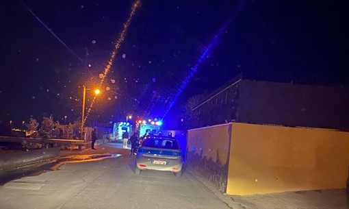 Sanremo, moto si schianta con auto parcheggiata a Poggio: due giovani al pronto soccorso