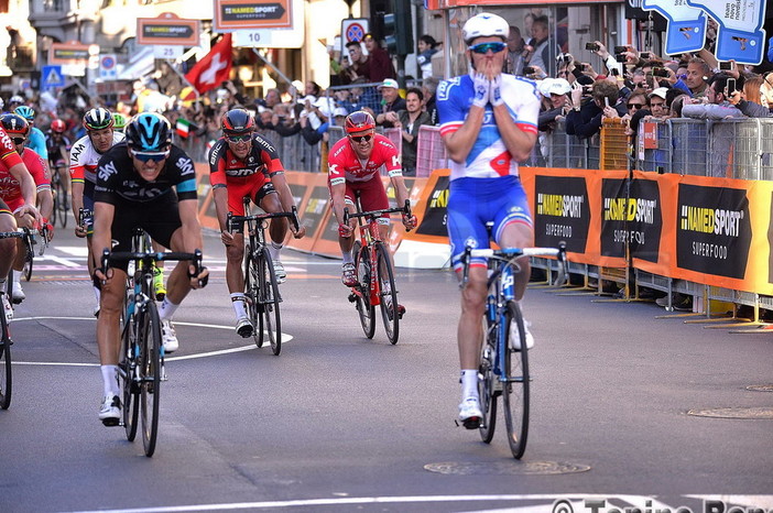 107a Milano-Sanremo: 291 km e tante cadute, sul traguardo di via Roma vince Arnaud Démare. La gallery