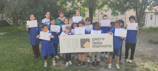 Triora, la Pluriclasse "P.F. Ferraironi" ha vinto il prestigioso premio relavito al Concorso “Esploratori della Memoria” Triora, la Pluriclasse "P.F. Ferraironi" ha vinto il prestigioso premio relavito al Concorso “Esploratori della Memoria”