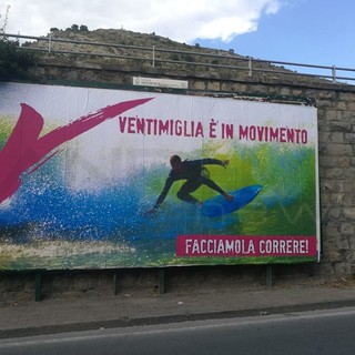 “Ventimiglia è in movimento, facciamola correre”: mistero su alcuni manifesti apparsi in città a pochi mesi dalle Amministrative (Foto) “Ventimiglia è in movimento, facciamola correre”: mistero su alcuni manifesti apparsi in città a pochi mesi dalle Amministrative (Foto)
