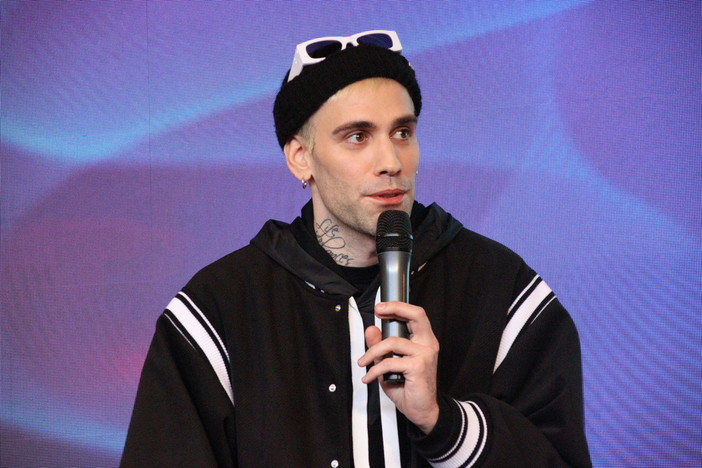 Sanremo 2023, Mr. Rain domina sui social: "Condividere la mia musica è una soddisfazione unica" (Foto) Sanremo 2023, Mr. Rain domina sui social: "Condividere la mia musica è una soddisfazione unica" (Foto)