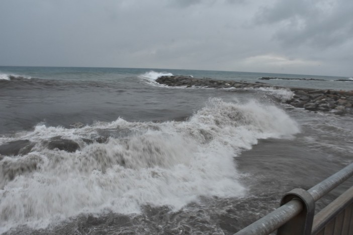Maltempo sul ponente e allerta arancione: superati i 100 mm di pioggia in diverse località della provincia (Foto e Video)