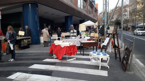 Sanremo, sabato e domenica doppio appuntamento con l'antiquariato e il Brocante Sanremo, sabato e domenica doppio appuntamento con l'antiquariato e il Brocante
