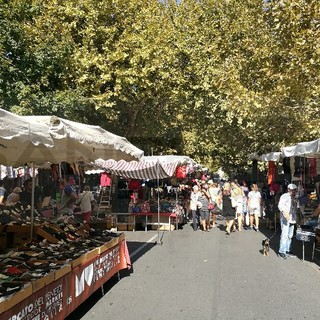 Ventimiglia, mercato del venerdì: gli ambulanti non apprezzano la chiusura alle 14, Benassi “Chiederemo un'ora in più in altre occasioni”