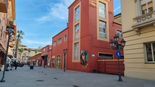 Mercato coperto di Ventimiglia, l’apertura torna in capo agli operatori come accadeva prima dell’incendio Mercato coperto di Ventimiglia, l’apertura torna in capo agli operatori come accadeva prima dell’incendio