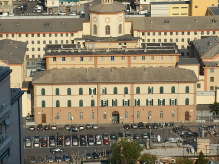 Fuga serial killer Gagliano, Mazzeo resta il direttore del carcere di Marassi