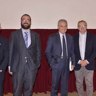 Sanremo: tanto pubblico al teatro del Casinò per la presentazione di “20 destini straordinari del XX Secolo”