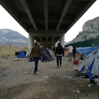 Ventimiglia: appello di 'Roya Citoyenne' per raccogliere una tonnellata di riso in due mesi per i migranti Ventimiglia: appello di 'Roya Citoyenne' per raccogliere una tonnellata di riso in due mesi per i migranti