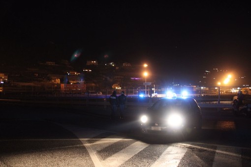 Ventimiglia: migrante muore in strada dopo esser stato investito da uno scooter, ricoverato in gravi condizioni il conducente del mezzo