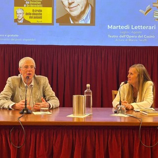 Mario Giordano sul Festival di Sanremo: “Un’edizione itinerante? Una 'Trumpata', resti qui” (Video)