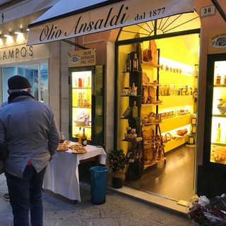 Da Lucinasco ad Alassio, Olio Ansaldi apre uno store nel cuore della città del Muretto (foto e video) Da Lucinasco ad Alassio, Olio Ansaldi apre uno store nel cuore della città del Muretto (foto e video)