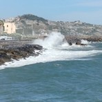Meteo Liguria, vento di burrasca e mare agitato sull'Imperiese: peggioramento atteso nelle prossime ore Meteo Liguria, vento di burrasca e mare agitato sull'Imperiese: peggioramento atteso nelle prossime ore
