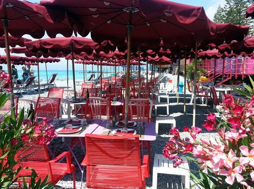Bordighera: da sabato 25 Giugno i bagni Marina Beach riapriranno anche la sera Bordighera: da sabato 25 Giugno i bagni Marina Beach riapriranno anche la sera
