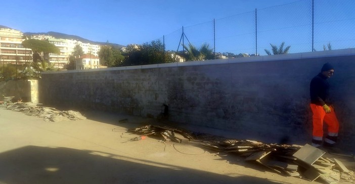 Pian di Poma, il Comune risponde alla segnalazione sul degrado esterno della pista di atletica: “Interventi già programmati e in corso” Pian di Poma, il Comune risponde alla segnalazione sul degrado esterno della pista di atletica: “Interventi già programmati e in corso”