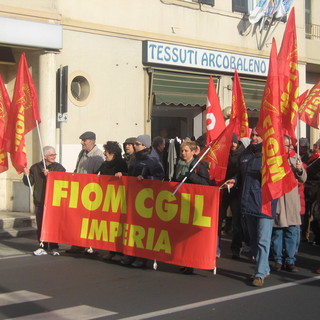 Imperia: grande partecipazione per la manifestazione contro il piano Marchionne