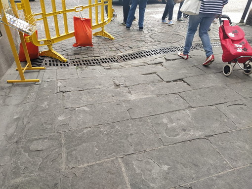 Sanremo: manto stradale dissestato all’inizio di Via Palazzo, Fratelli d’Italia sollecita intervento del Comune Sanremo: manto stradale dissestato all’inizio di Via Palazzo, Fratelli d’Italia sollecita intervento del Comune