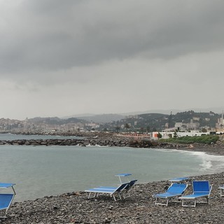 Le vacanze estive 2025 messe a dura prova dal maltempo: un duro colpo per il turismo sulla riviera ligure di Ponente Le vacanze estive 2025 messe a dura prova dal maltempo: un duro colpo per il turismo sulla riviera ligure di Ponente