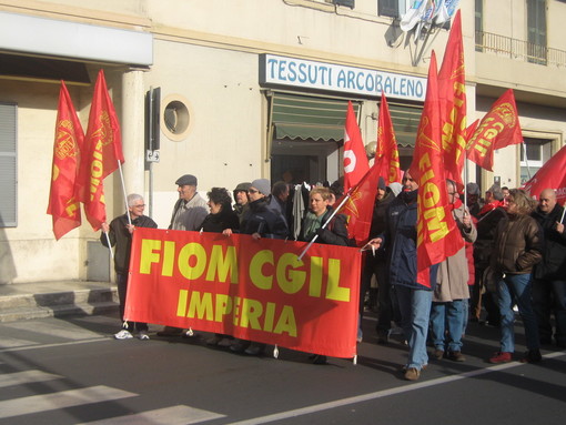Imperia: grande partecipazione per la manifestazione contro il piano Marchionne
