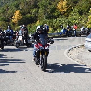 Grande successo di partecipanti per il 28° Motogiro della Strega, le foto di Tonino Bonomo