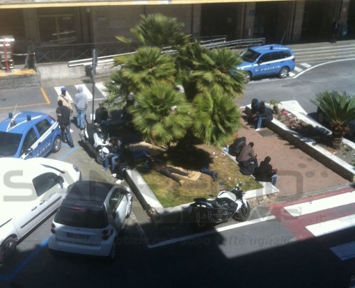 Ventimiglia: controlli degli agenti di Polizia questa mattina in stazione, allontanati i migranti irregolari