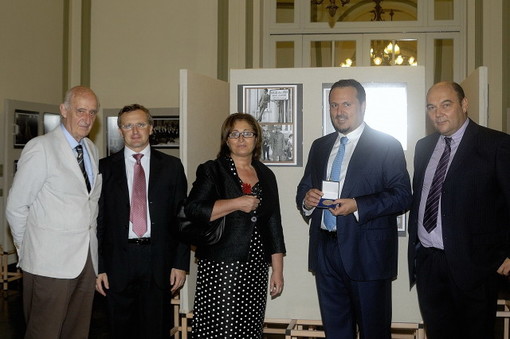 Sanremo: anche il Prefetto Spena ed il Colonnello Minati in visita alla mostra "Asole e fiori" Sanremo: anche il Prefetto Spena ed il Colonnello Minati in visita alla mostra "Asole e fiori"