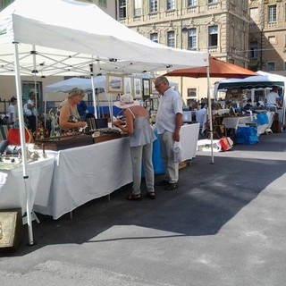 Sanremo: domenica in piazza Eroi Sanremesi e piazza Muccioli tornerà il mercato dell'antiquariato
