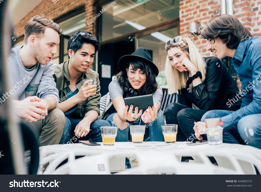 4 luoghi comuni sui Millennials: vero o falso? Le voci che dipingono i nati a cavallo tra il vecchio e il nuovo secolo