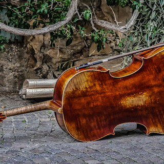 Cervo: numerose persone per la manifestazione "Musica &amp; poesie" lungo le vie del borgo