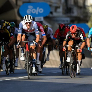 Arrivo in via Roma 113ª edizione della Milano Sanremo