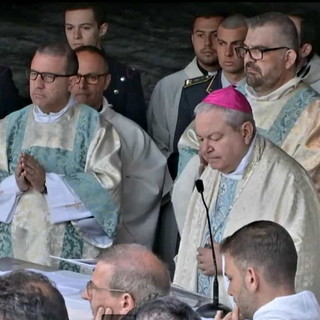 Al 63° Pellegrinaggio Militare Internazionale di Lourdes, delegazione delle Forze Armate della Liguria e della Provincia di Imperia Al 63° Pellegrinaggio Militare Internazionale di Lourdes, delegazione delle Forze Armate della Liguria e della Provincia di Imperia