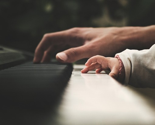 6 vantaggi della musica per bambini 6 vantaggi della musica per bambini