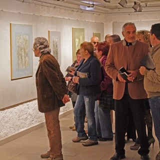 Bordighera: Daniele Audetto alla mostra 'La mia liguria intima e silente' di Sergio Gagliolo