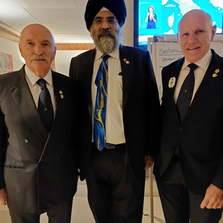 Oscar Bielli, Governatore Distretto Lions 108Ia3, A. P. Singh Vice Presidente Internazionale, Claudio Sabattini Presidente del Consiglio dei Governatori Oscar Bielli, Governatore Distretto Lions 108Ia3, A. P. Singh Vice Presidente Internazionale, Claudio Sabattini Presidente del Consiglio dei Governatori