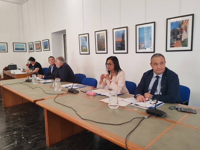 Gestione del personale comunale a Bordighera, revoca e conferimento di incarichi dirigenziali: la minoranza presenta un'interrogazione Gestione del personale comunale a Bordighera, revoca e conferimento di incarichi dirigenziali: la minoranza presenta un'interrogazione