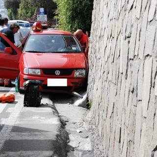Sull’Aurelia a Ospedaletti: con la macchina contro un muro per un colpo di calore, ferito conducente Sull’Aurelia a Ospedaletti: con la macchina contro un muro per un colpo di calore, ferito conducente