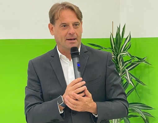 L'assessore Scajola al nuovo istituto tecnico di Pieve di Teco: "Grande opportunità per tutta la valle Arroscia, investiamo sui giovani" (foto)