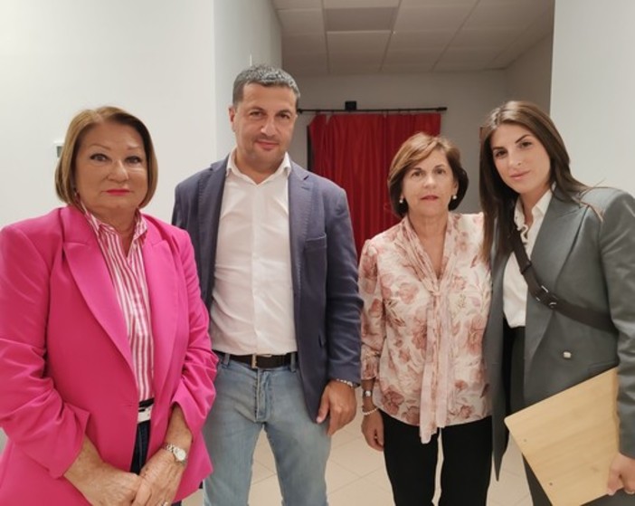 Vallecrosia al Mare, posti auto pubblici riservati a privati. La minoranza: "Ordinanza illegittima, il parere esterno lo conferma" Vallecrosia al Mare, posti auto pubblici riservati a privati. La minoranza: "Ordinanza illegittima, il parere esterno lo conferma"