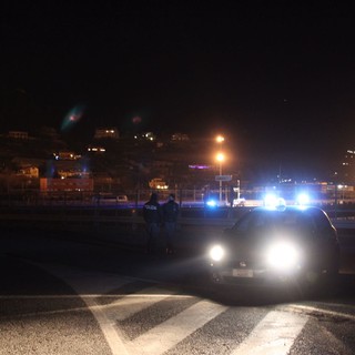 Ventimiglia: migrante muore in strada dopo esser stato investito da uno scooter, ricoverato in gravi condizioni il conducente del mezzo