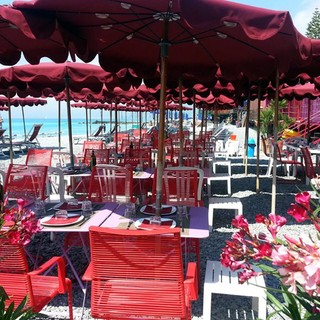 Bordighera: giovedì 4 Agosto ai bagni Marina Beach la "Notte dei pirati", con serata in costume e menù a tema