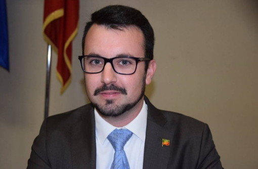 Opere pittoriche di Matteo De Villa in mostra a Ventimiglia (Foto)