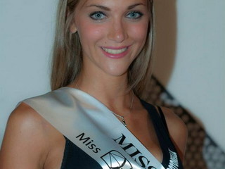 la vincitrice Miss Cotonella Martina Federici