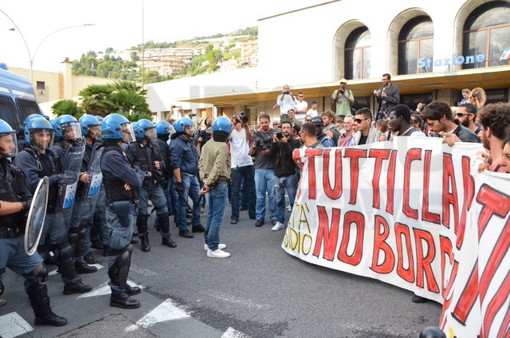Un'immagine della manifestazione No Borders del 4 ottobre scorso Un'immagine della manifestazione No Borders del 4 ottobre scorso