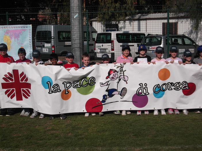 Sanremo: una rappresentativa della scuola Montessori per il progetto "Pace di corsa"