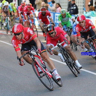 Ciclismo: le più belle foto di Fabio Pavan dell'ultimo Km della Milano-sanremo in via Fiume e C.so Orazio Raimondo