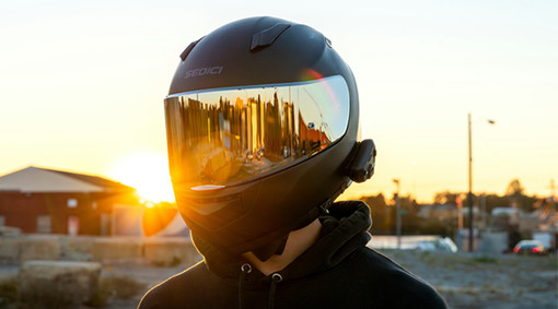 Interfono moto Sena e Cardo: la comunicazione in sella diventa smart Interfono moto Sena e Cardo: la comunicazione in sella diventa smart