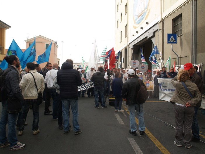 Imperia: il Consiglio del 7 giugno su Agnesi sarà preceduto da un corteo che partirà dallo stabilimento Imperia: il Consiglio del 7 giugno su Agnesi sarà preceduto da un corteo che partirà dallo stabilimento