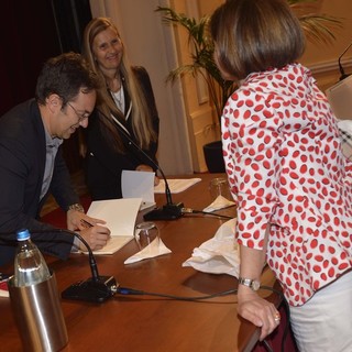 Sanremo: al Casinò la presentazione dell'opera 'Leo, un breve romanzo iniziatico' di Daniele Mansuino Sanremo: al Casinò la presentazione dell'opera 'Leo, un breve romanzo iniziatico' di Daniele Mansuino